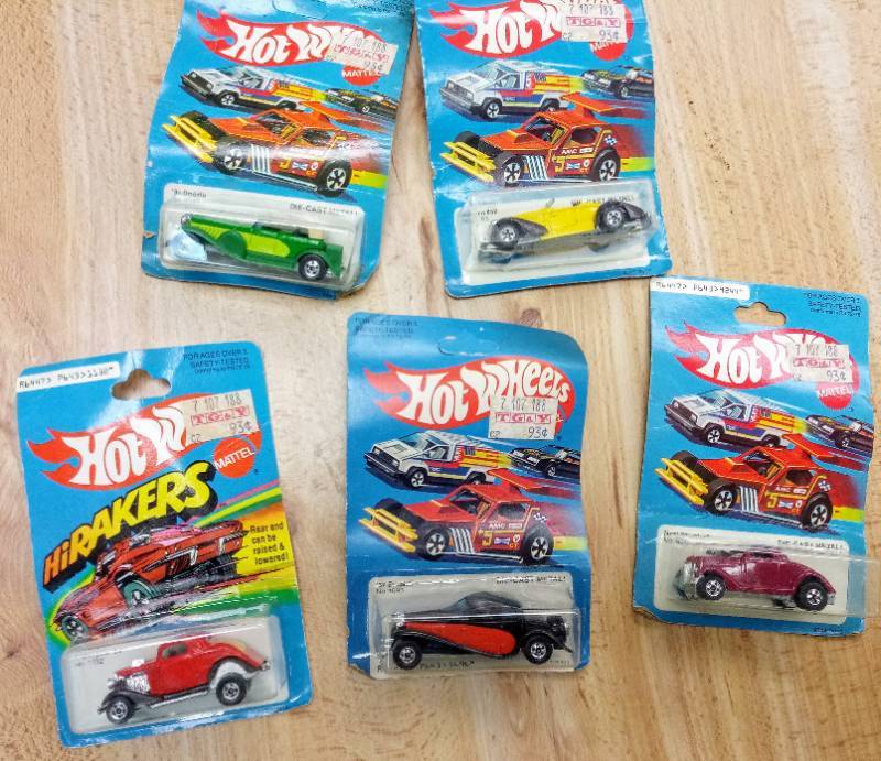 lot 5350 image: Lot of 5 1970s Hot Wheels