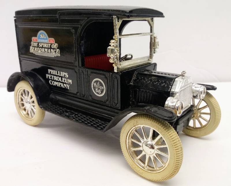 lot 3375 image: ERTL- Phillips Petroleum Car Bank  Model T