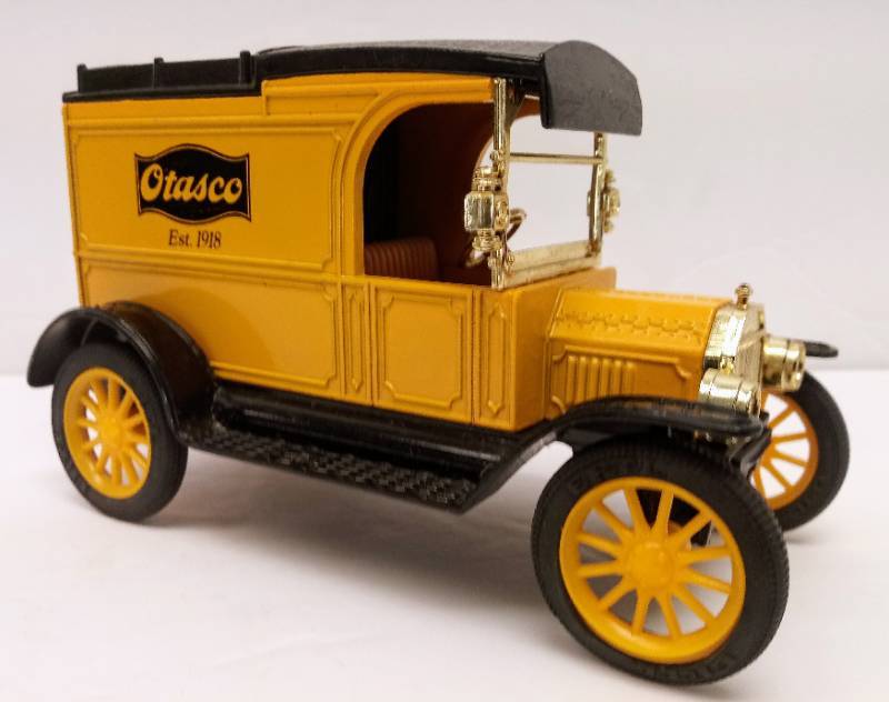 lot 3376 image: ERTL- Otasco  Model T Car Bank