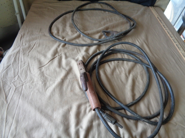 lot 9119 image: Welding Leads
