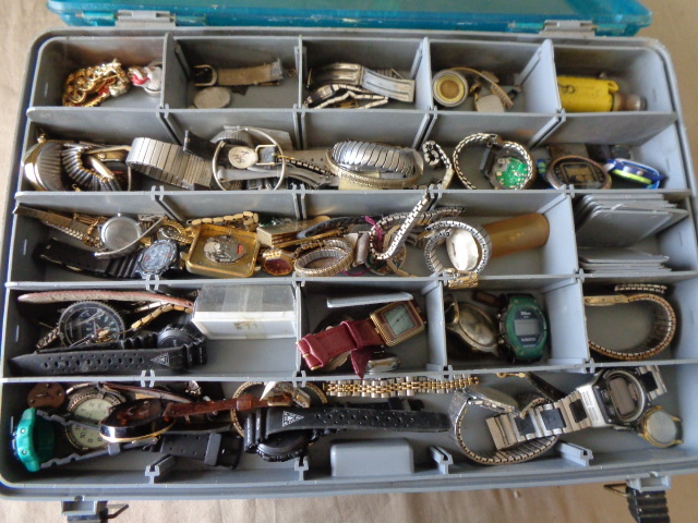 lot 9131 image: Watches- Bonus Pieces