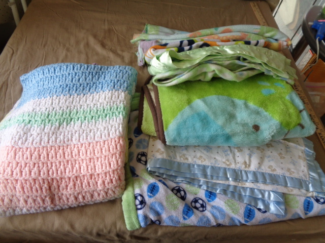 lot 9137 image: 8 Baby Blankets