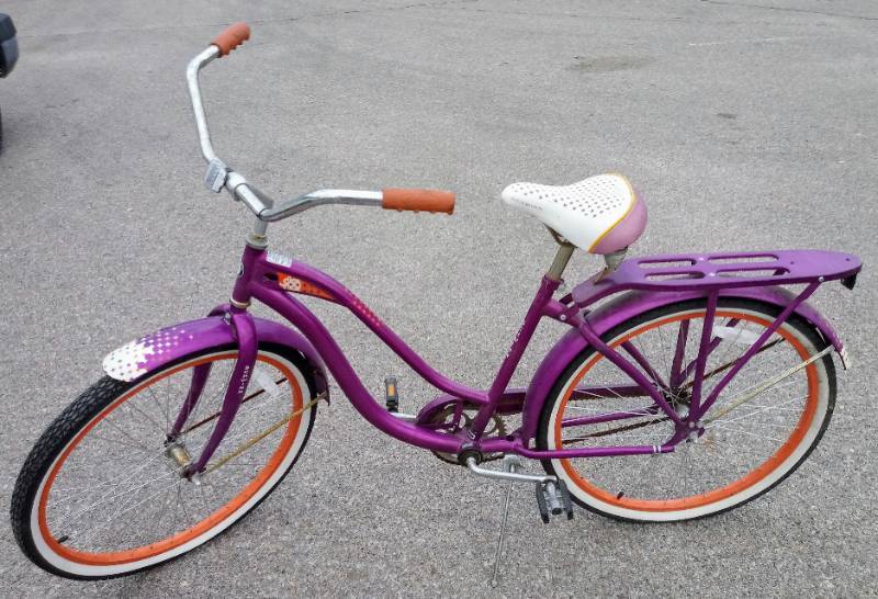 lot 103 image: Purple Girls Schwinn Bicycle  26 inch Tires
