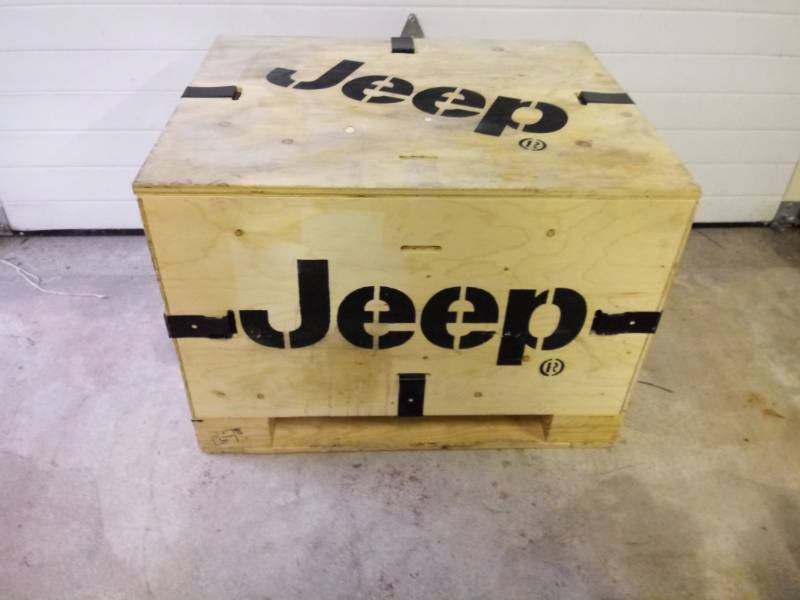 lot 1 image: Cool Wooden Crate- JEEP  Large