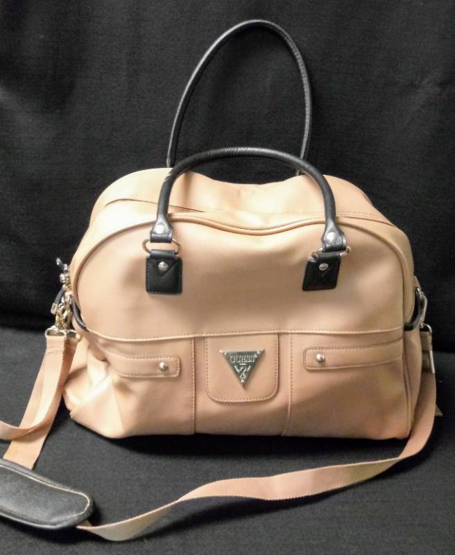 lot 3466 image: Guess Travel Bag- Very Nice