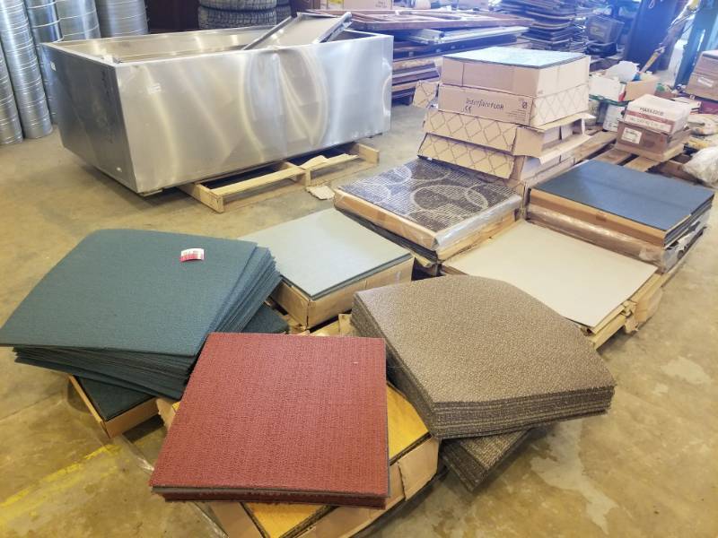 lot 7706 image: Various SizesColors Carpet Tiles