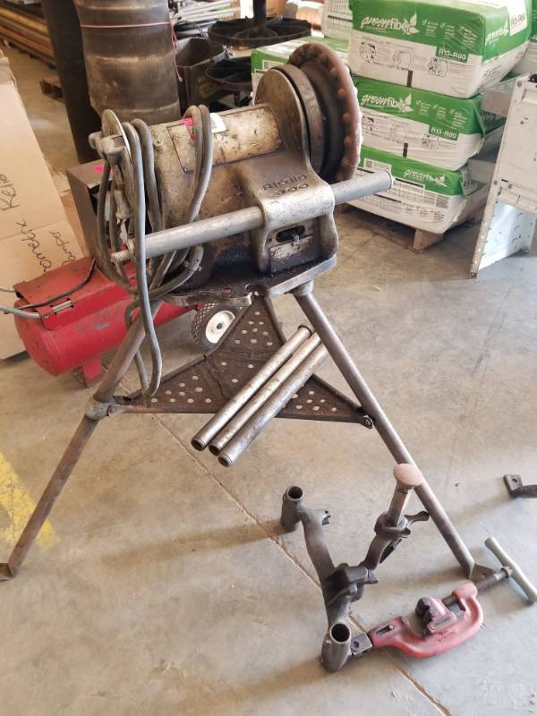 lot 7711 image: Rigid 300 Pipe Threaders