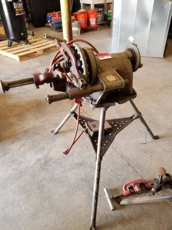 lot 7712 image: Rigid Pipe Threader Model 300-T2