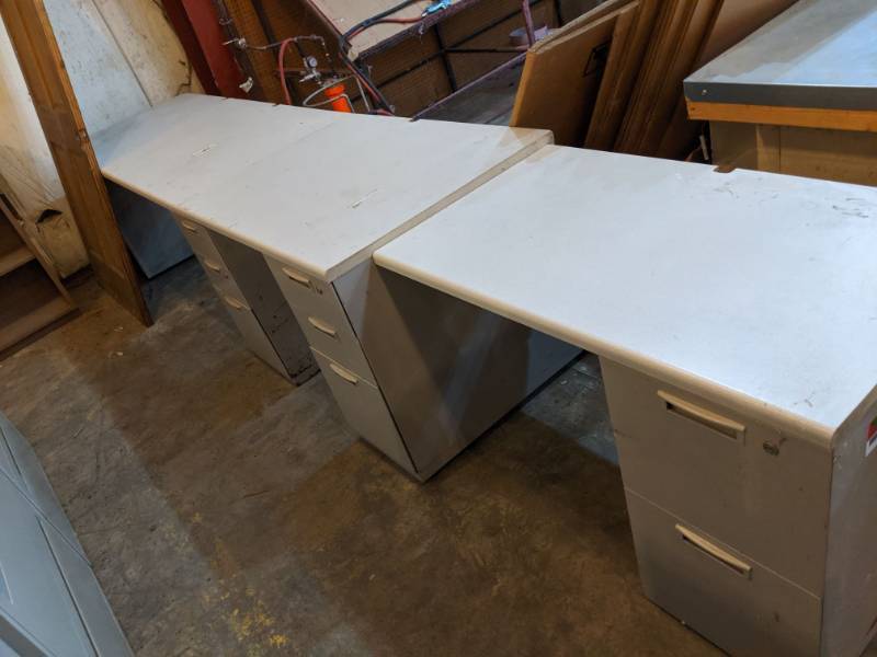 lot 7728 image: Set If Laminated Office Desks