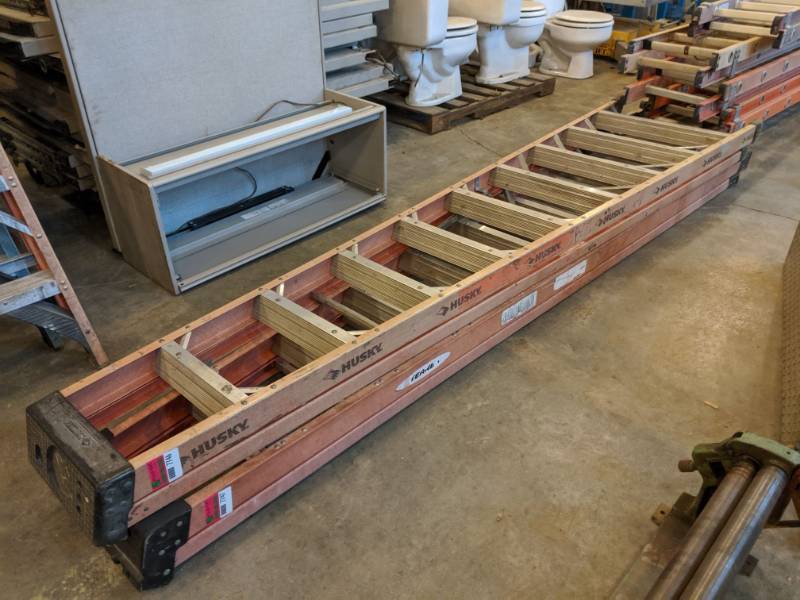 lot 7746 image: Husky Fiberglass 10Ft Ladder