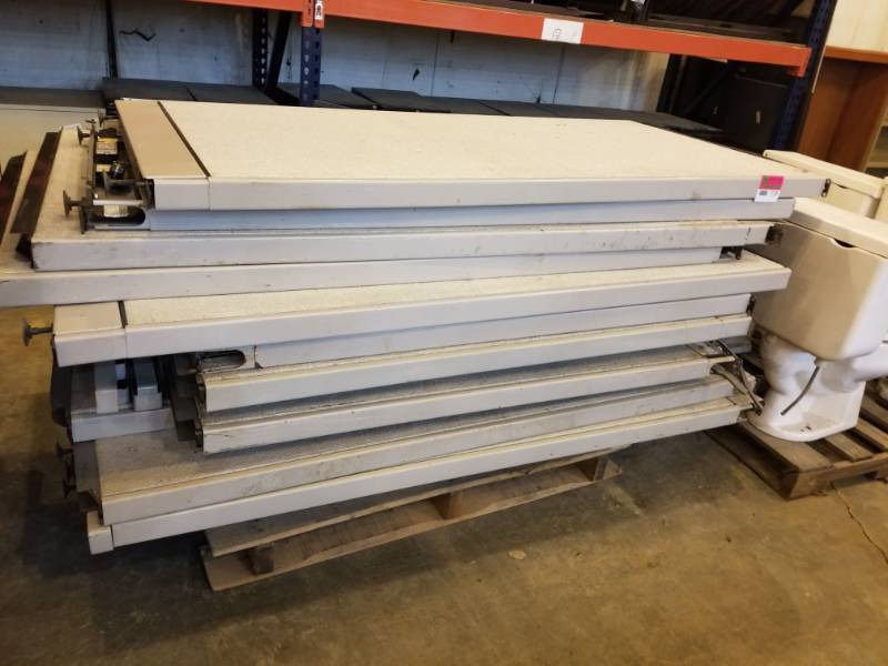 lot 7759 image: Cubicle Panels