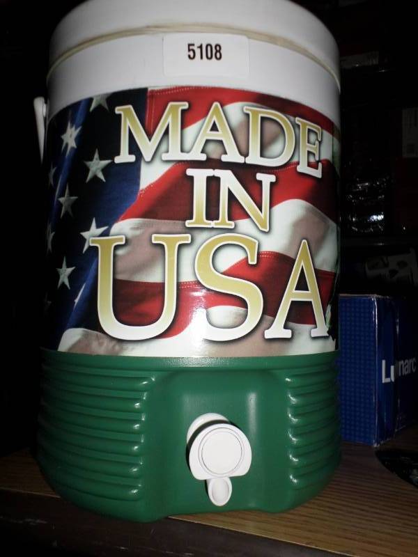 lot 5108 image: Igloo 2-Gallon Beverage Jug