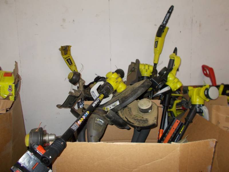 lot 4532 image: small boxed pallet