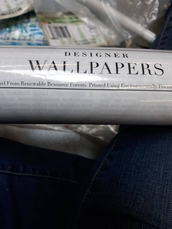 lot 13588 image: Marquis Diamond Geometric Wallpaper (silver & White) Silver & White