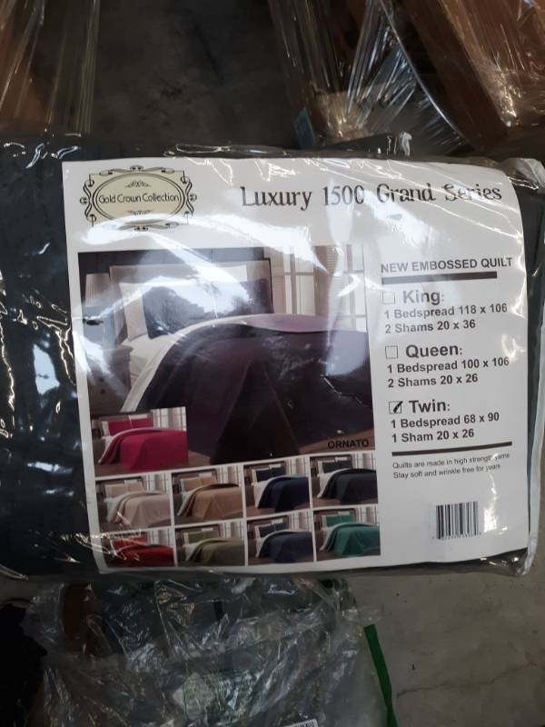 lot 13619 image: 2-piece Grey  Black Oversize  ornato  Reversible Bedspread Twin  Twin Xl Set
