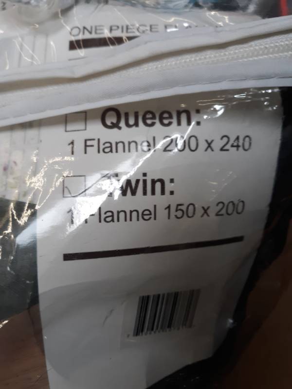 lot 13673 image: Twin Size Grey Cozy-flannel Thermal Blanket  Throw - Snuggle In These Super War