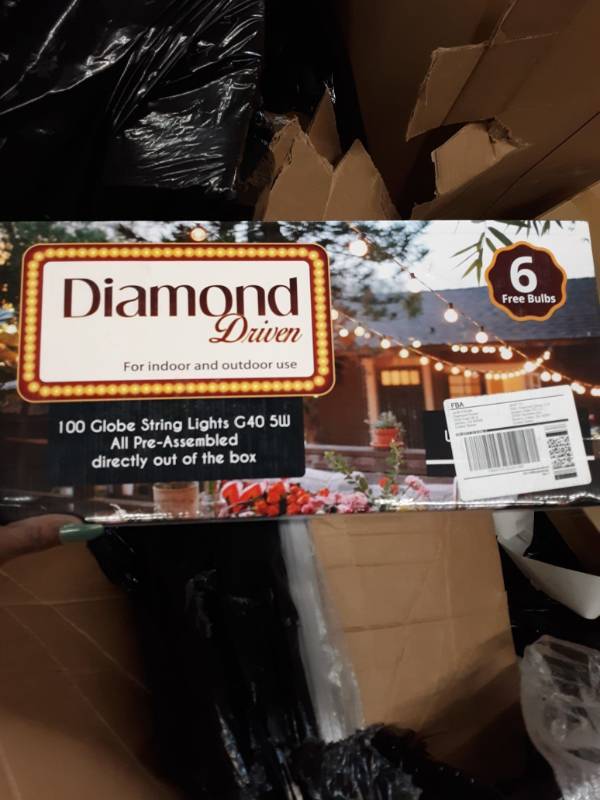 lot 13798 image: 100ft G40 Globe String Lights With Clear Bulbs Ul Listed For Indooroutdoor C...