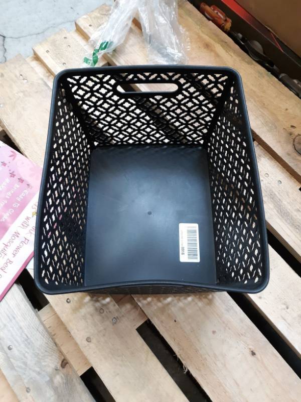 lot 14098 image: Basket