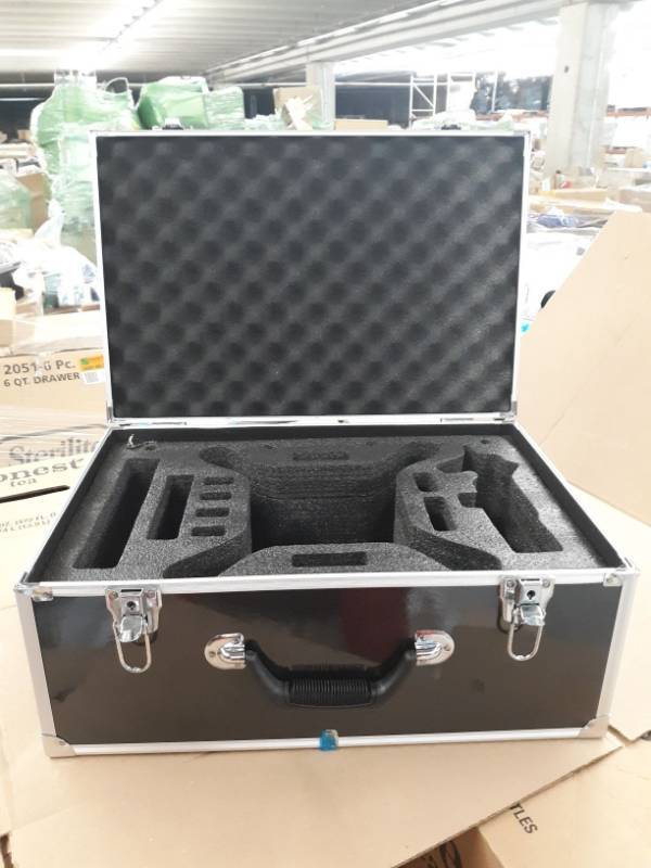 lot 14221 image: Carrying Case