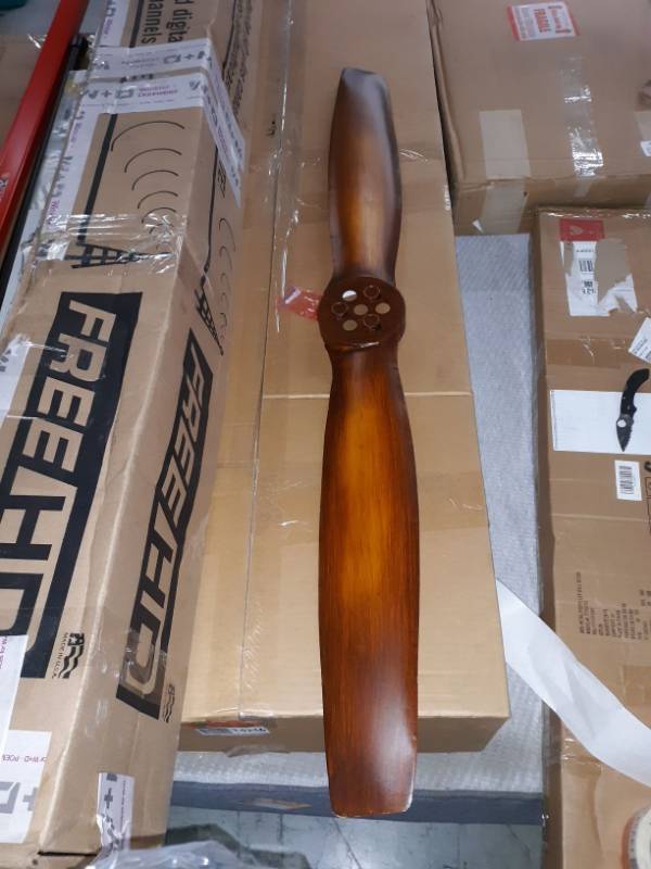 lot 14252 image: Metal Propeller Wall Decor