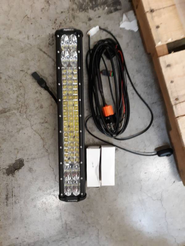 lot 14504 image: led light bar 20in.
