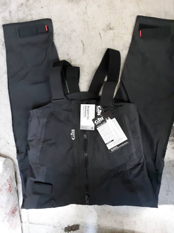 lot 14506 image: coveralls