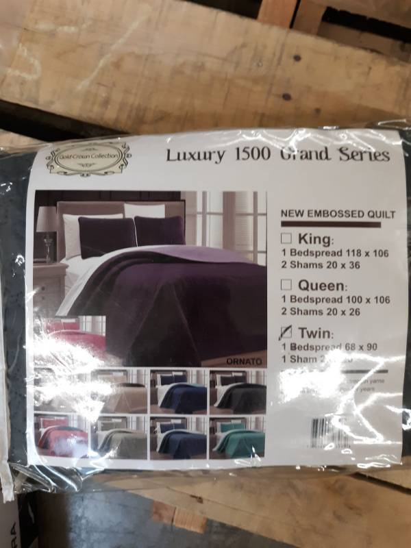 lot 14507 image: 2-piece Grey  Black Oversize  ornato  Reversible Bedspread Twin  Twin Xl Set