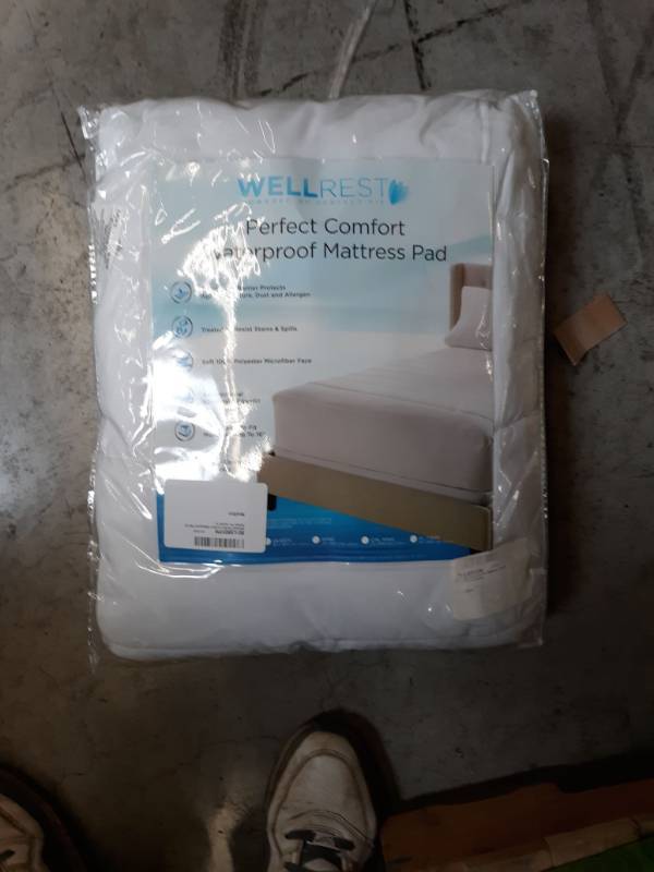 lot 14540 image: WellRest� Perfect Comfort Waterproof Mattress Pad, Twin , White