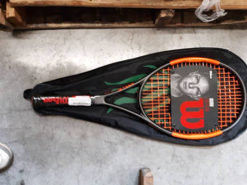lot 14541 image: Wilson Burn 100 Series Tennis Racket