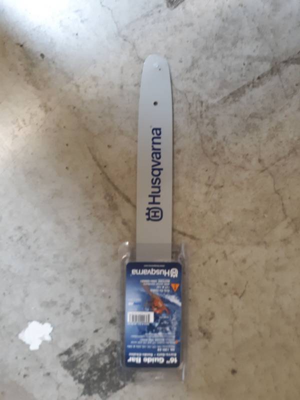 lot 14620 image: Husqvarna Forest & Garden 531300445 16-Inch Low Profile Replacement Bar - Quantity 3