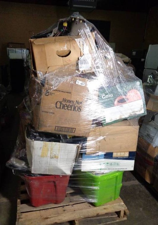 lot 1719 image: Pallet Of Used Car Parts And Accessories