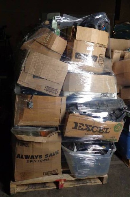 lot 1724 image: Pallet Of Used Car Parts And Accessories