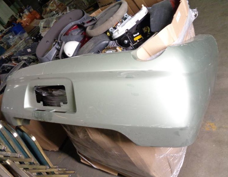 lot 1728 image: Pallet Of Used Car Parts And Accessories