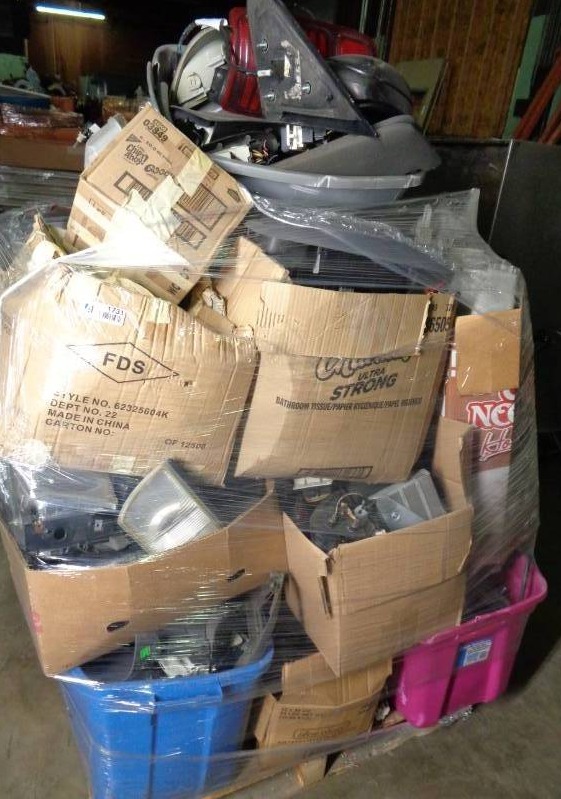 lot 1731 image: Pallet of Used Car Parts and Accessories