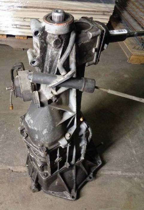lot 1737 image: 1996 Borg Warner 3.8L Transmission fits 96-97 Camaro (Used)