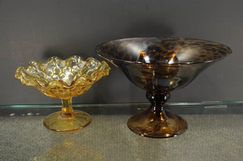 lot 2019 image: Lot of 2 Glass Footed Compote Dish
