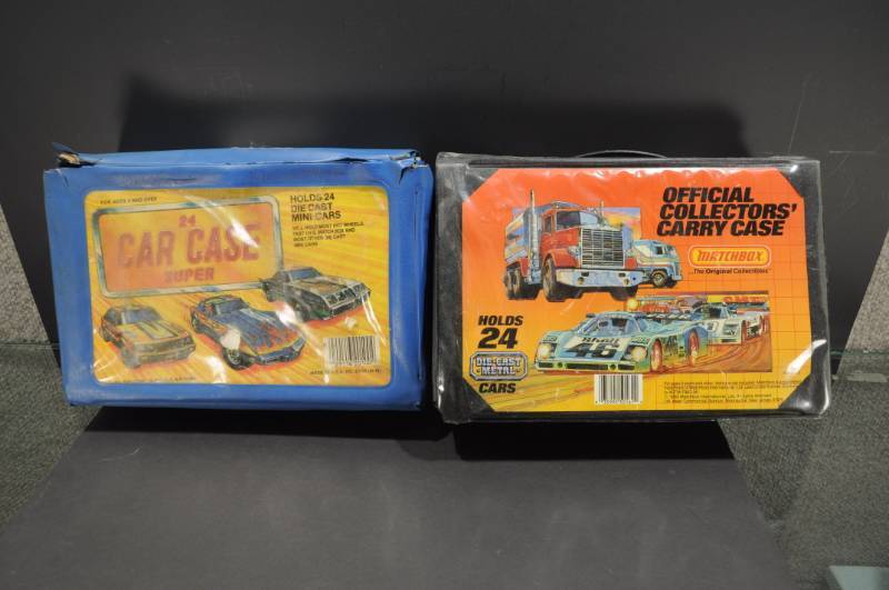 lot 2052 image: Pair of Vintage Vinyl Matchbox Car Cases