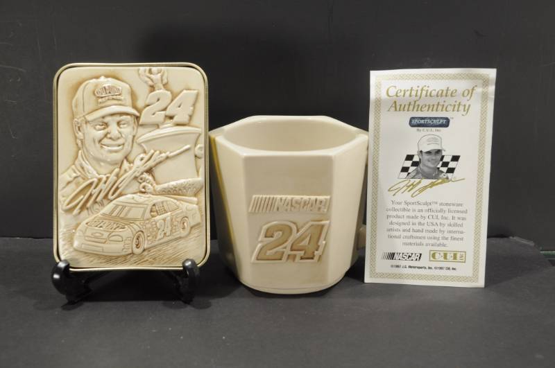lot 2053 image: Jeff Gordon #24 NASCAR Collectibles -Mug & Plaque