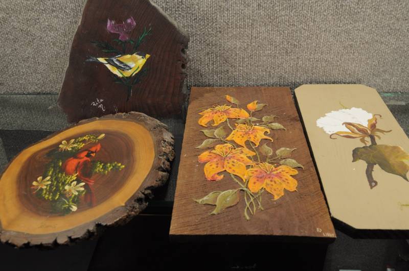 lot 2088 image: Lot of Hand Painted Wood Decor