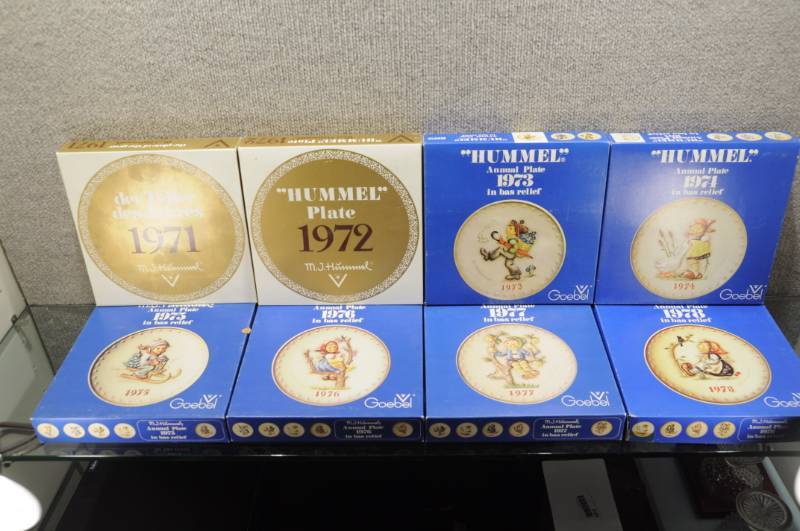 lot 2100 image: Lot of Goebel Hummel Collectors Plates