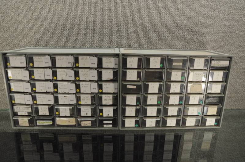 lot 2150 image: Pair of Plastic Part Drawer Cabinets