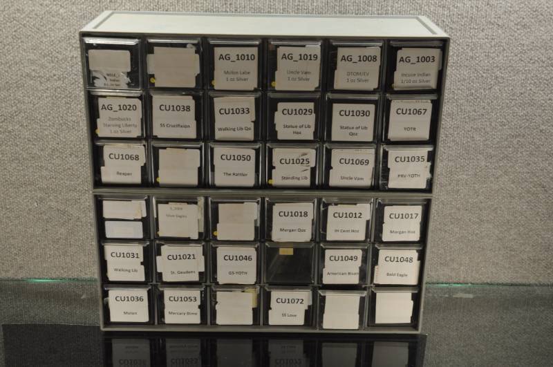 lot 2151 image: Pair of Plastic Part Drawer Cabinets