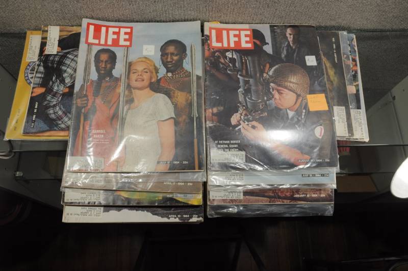 lot 2156 image: Lot of Vintage Life Magazines - Great Ads - Some Incomplete - See Photos for Dates