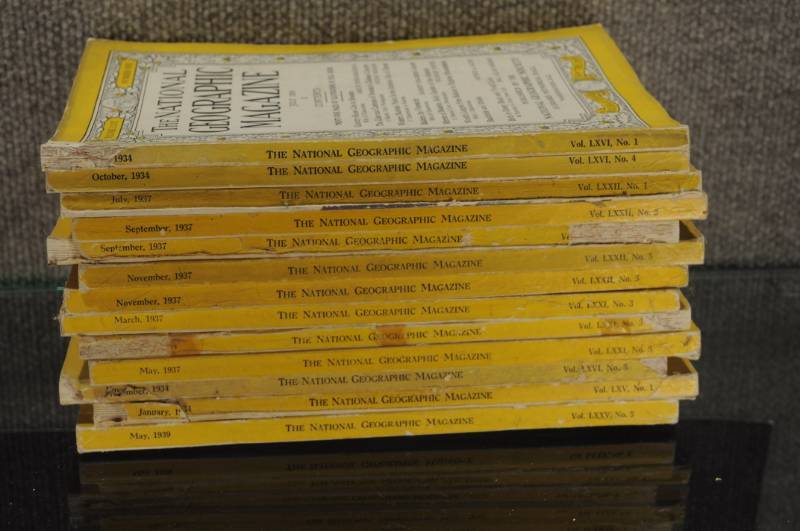 lot 2164 image: Lot of Vintage National Geographic Magazines - Great Ads - Some Incomplete - See Photos for Dates