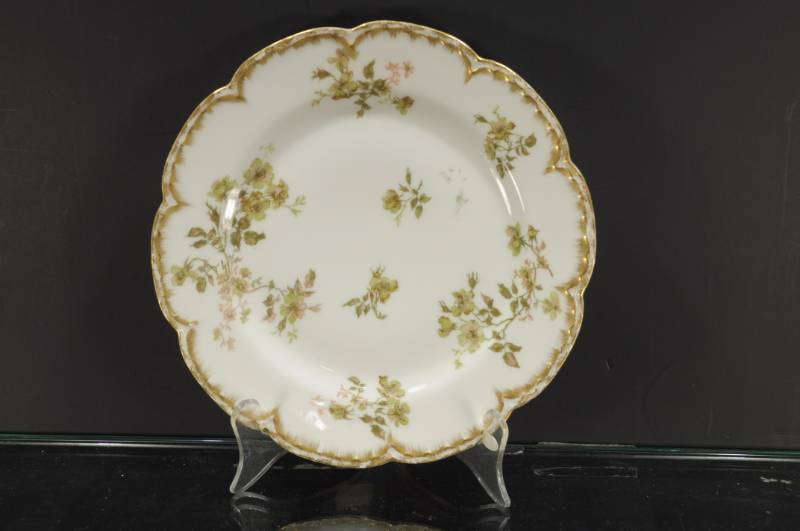 lot 2199 image: Haviland Limoge Dish.8.75