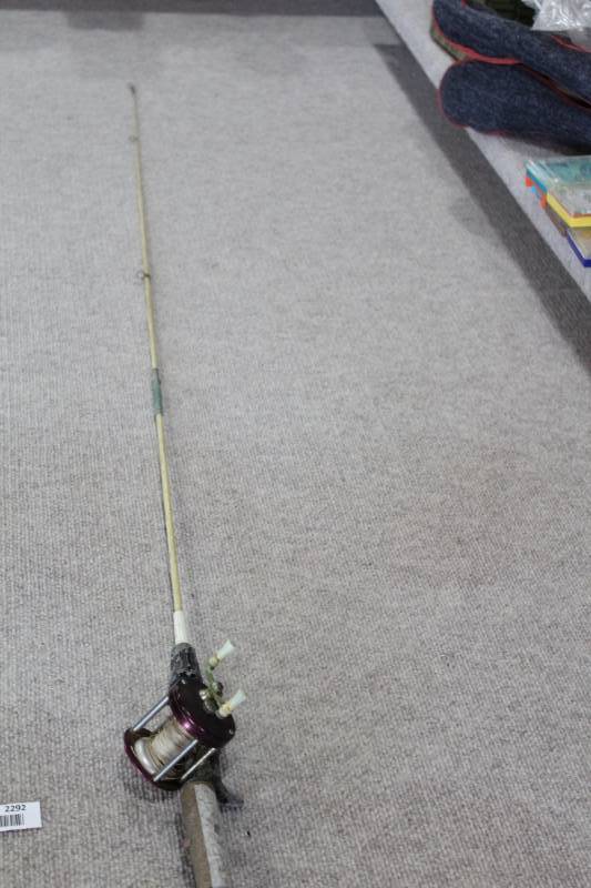 lot 2292 image: Fishing Rod & Reel South Bend Smooth Cast #15