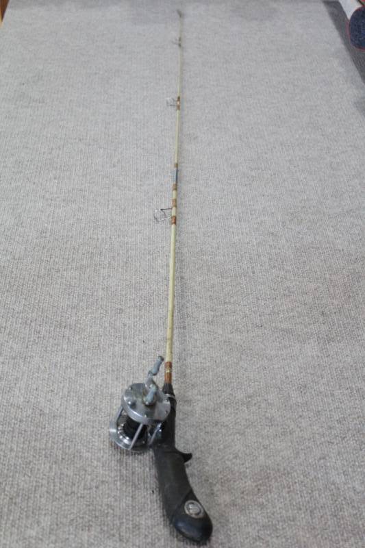 lot 2293 image: Fishing  Reel Belmont No. 3123500 & & Beekley Rod