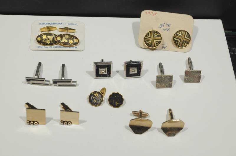 lot 2258 image: Lot of Mens Cufflinks