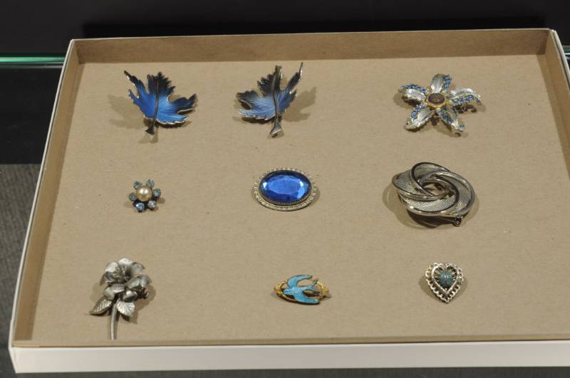 lot 2313 image: Lot of 9 Costume Jewelry PinsBrooches -More Lots Available