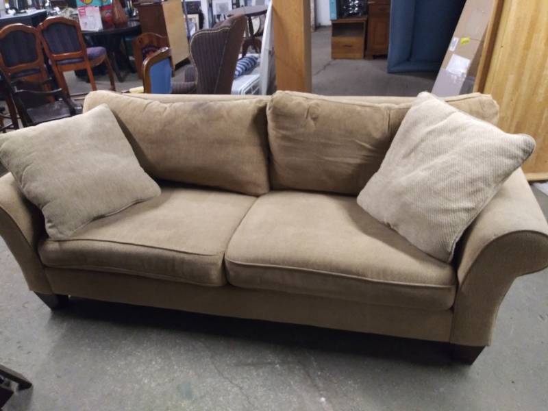 Nice Tan Couch With Throw Pillows Nice Queen Size Beds Calico